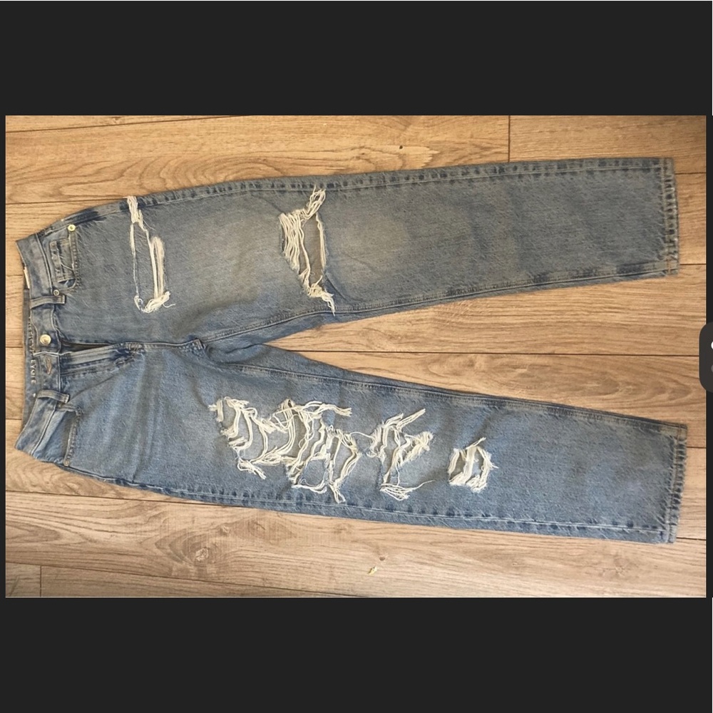 American Eagle Mom Jean